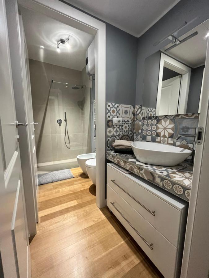The Small White House In Apartamento